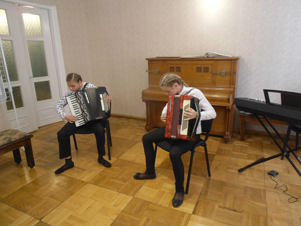 kar1263.jpg (55655 bytes)