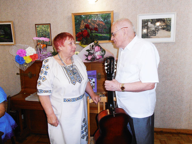kar2210.jpg (87446 bytes)