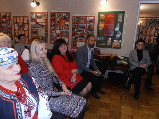 kar2333.jpg (102412 bytes)