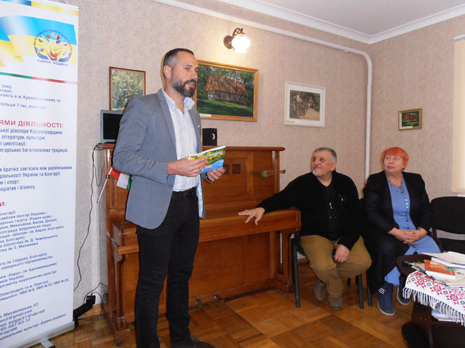 kar2334.jpg (80824 bytes)