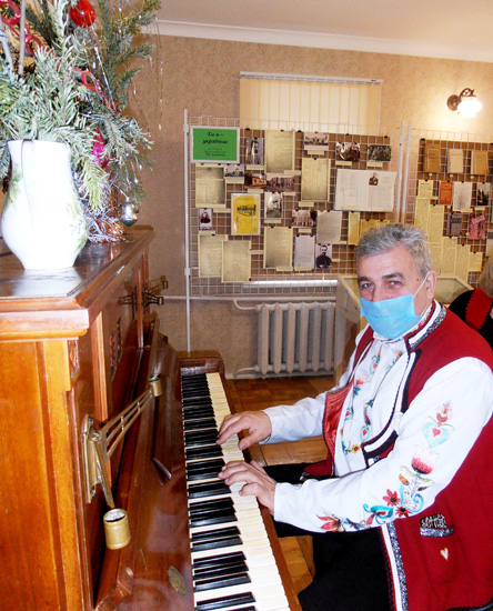 kar2832.jpg (143270 bytes)